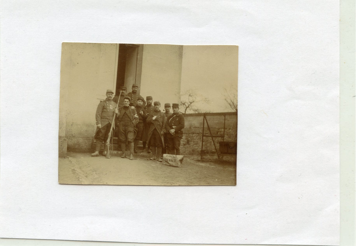 photo de soldats de l'Etat Major du 35° régiment d'infanterie datée 20 janvier 1915, sac des postes