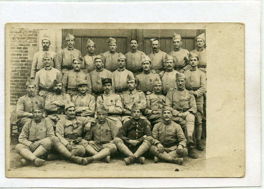 carte photo d'une section du 169°RI nombreux décorés 1914-1918