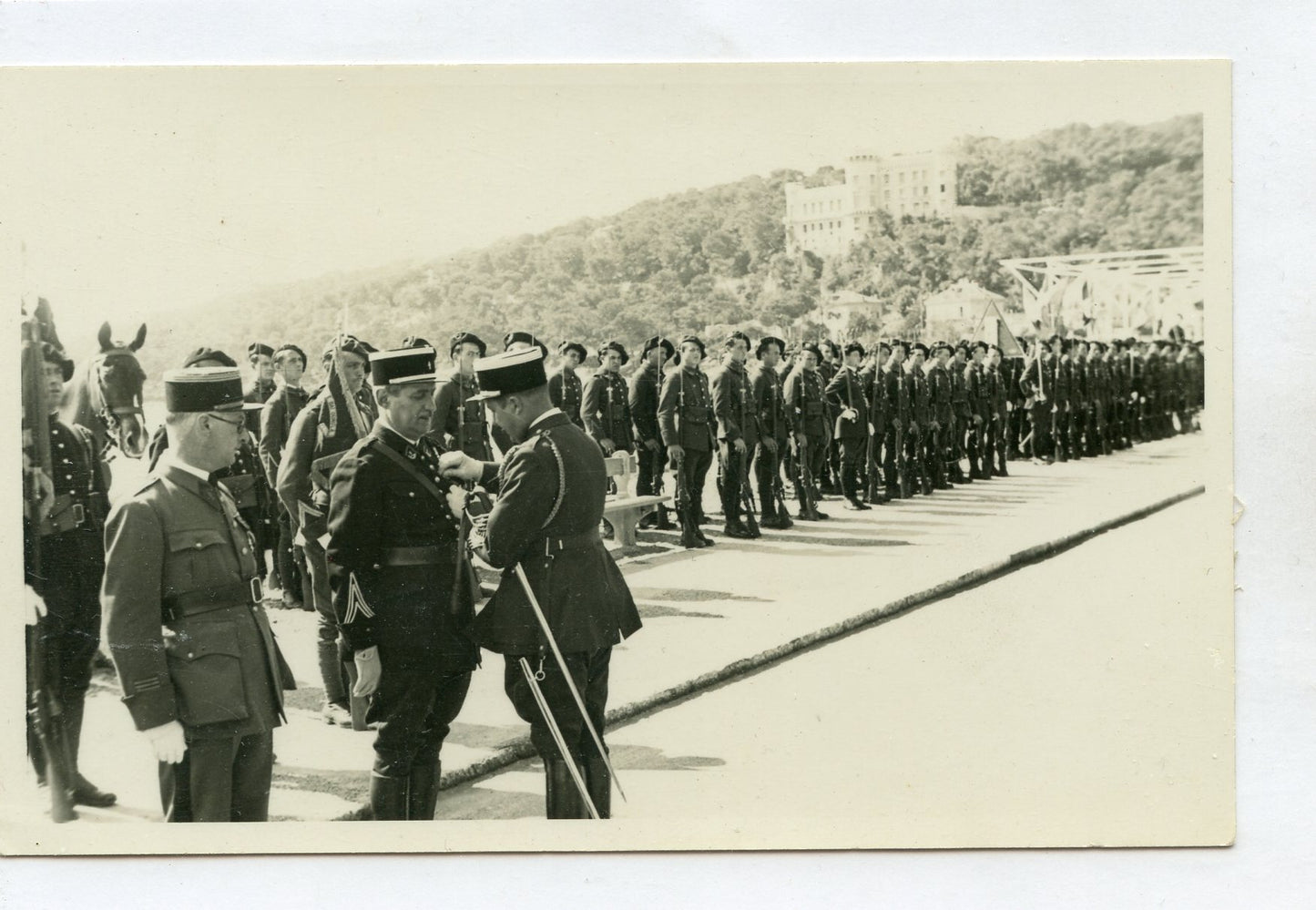 carte photo cérémonie 24° et 6° bataillon de chasseurs alpins remise de médailles années 30