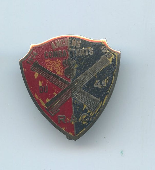 insigne anciens combattants du 4ème régiment d'artillerie de campagne  1914-18 29x28 mm