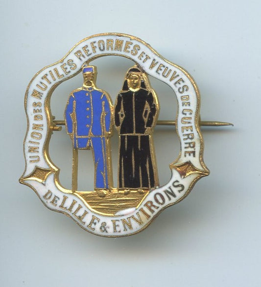 insigne anciens combattants mutilés réformés et veuves de Lille 1914-18 35x31 mm