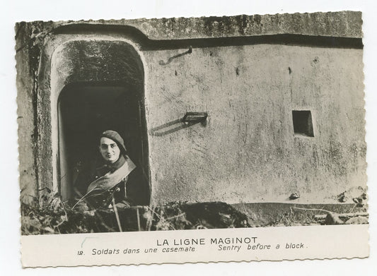 carte postale ligne Maginot soldat du 2° génie dans une casemate 15 x 10,5 cm