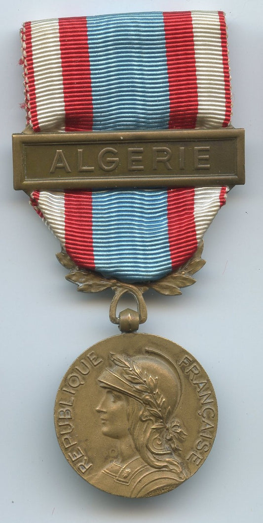 médaille commémorative d'Afrique du Nord agrafe Algérie