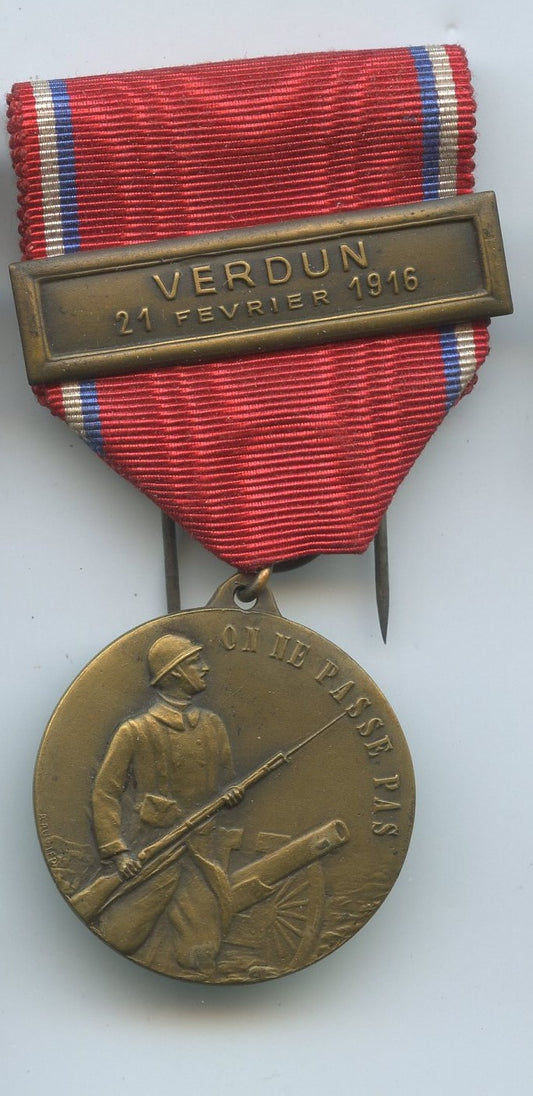 médaille de Verdun modèle Augier à anneaux agrafe 21 févier 1916