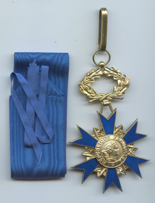 superbe commandeur de l'ordre national du mérite en vermeil