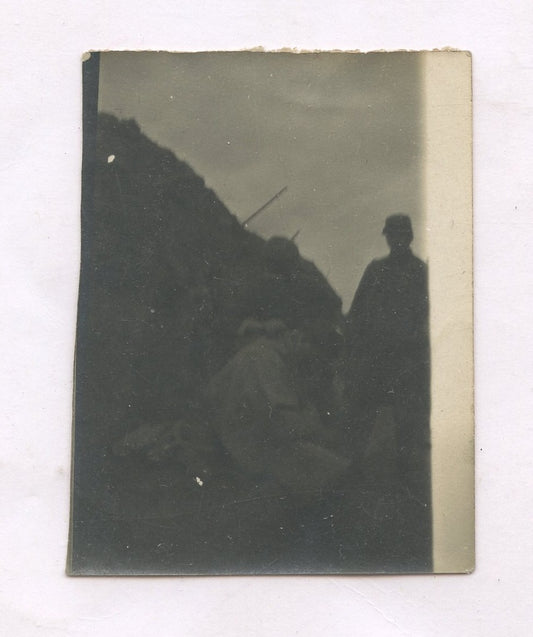 photos fantassins du 44°RI chez le coiffeur dans une tranchée 6x4.5 cm