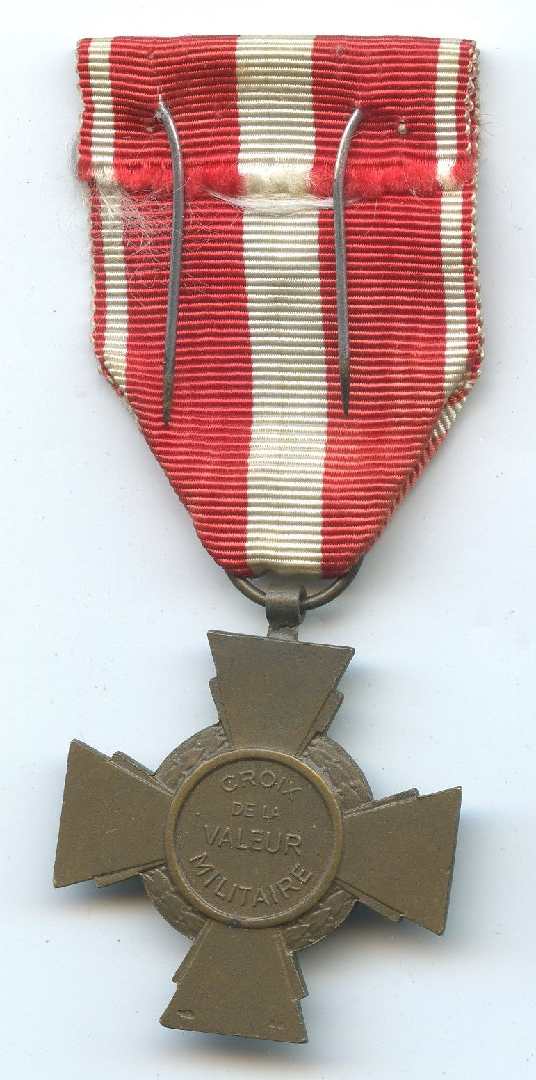 croix de la valeur militaire avec étoile de bronze