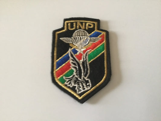 Actuel : insigne tissu de l'union nationale des parachutistes fond noir velcros au dos