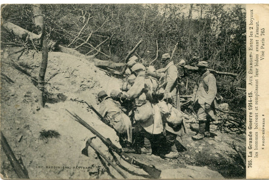 1914-1918 : carte postale poilus aux Eparges avant l'assaut 1915