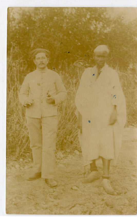 avant 1914 : carte photo d'un soldat Français avec un marocain 1914