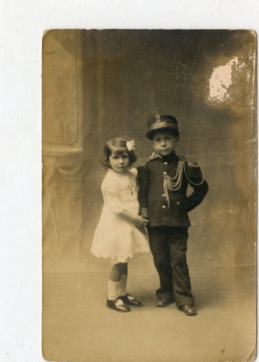 1914-1918 : carte photo de deux enfants dont un en uniforme