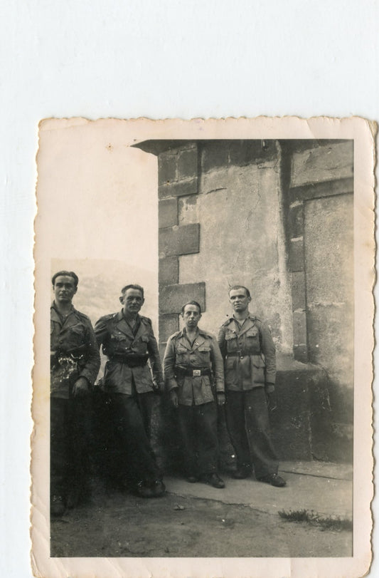 1939-1945 :  photo soldats allemands en tenue tropicale 11 x 8 cm