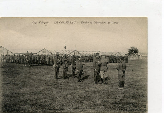 1914-1918 : CPA Le Courneau remise de décorations camp de tirailleurs sénégalais